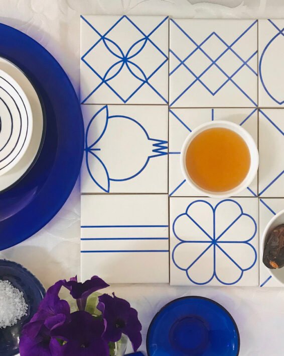 תָּחֵל שָׁנָה וּבִרְכָתָהּ / כחול