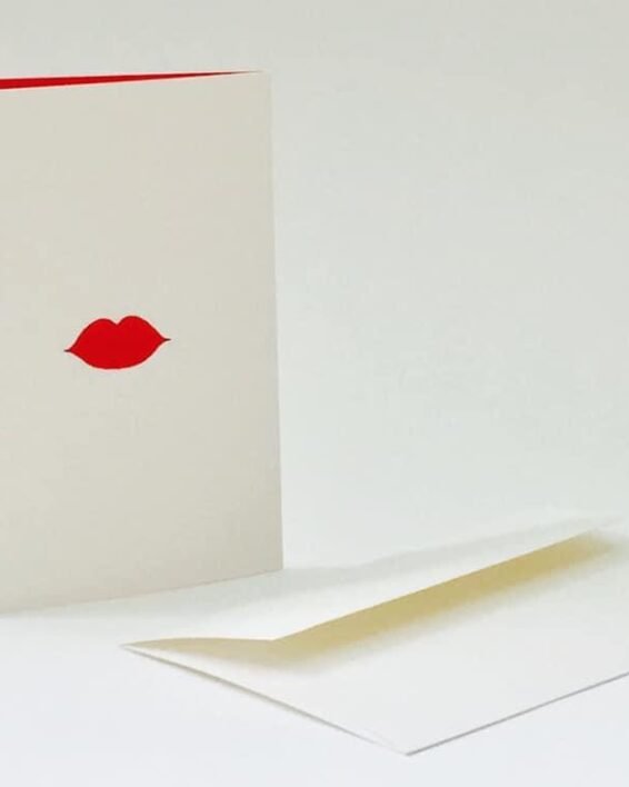 שפתיים - כרטיס איקון בחיתוך לייזר